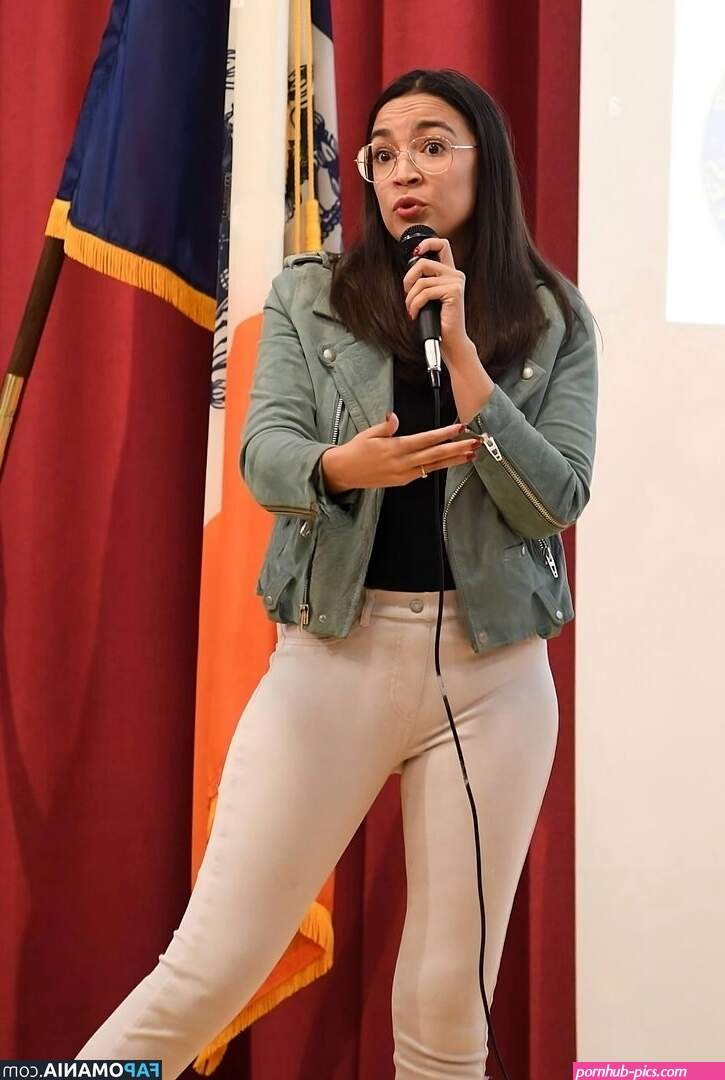 AOC / Alexandria Ocasio-Cortez Nude OnlyFans Leaked Photo #3
