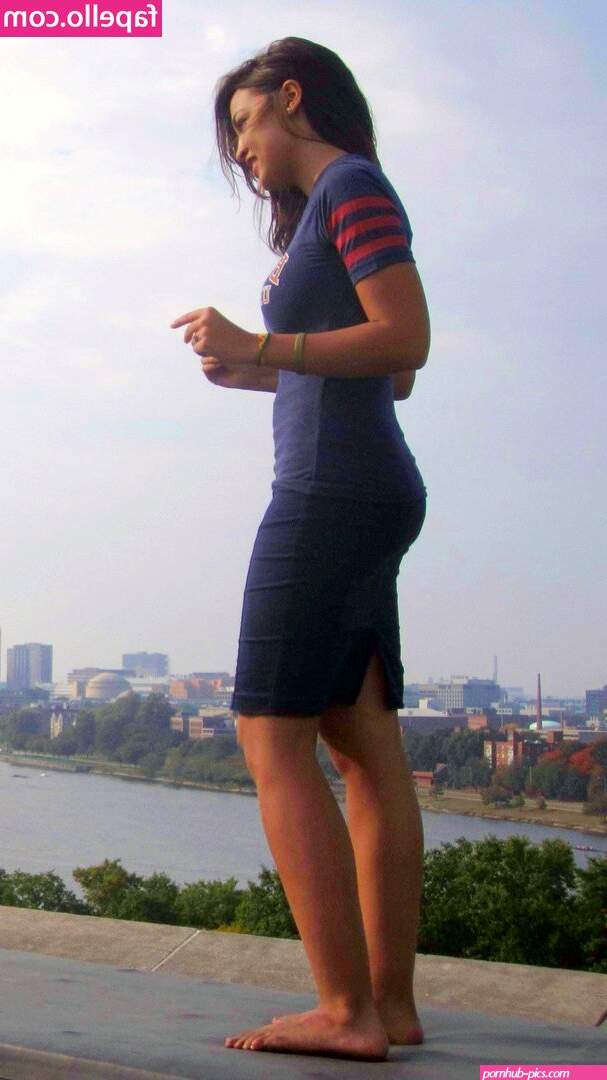 AOC / Alexandria Ocasio-Cortez Nude Leaked Photo #7