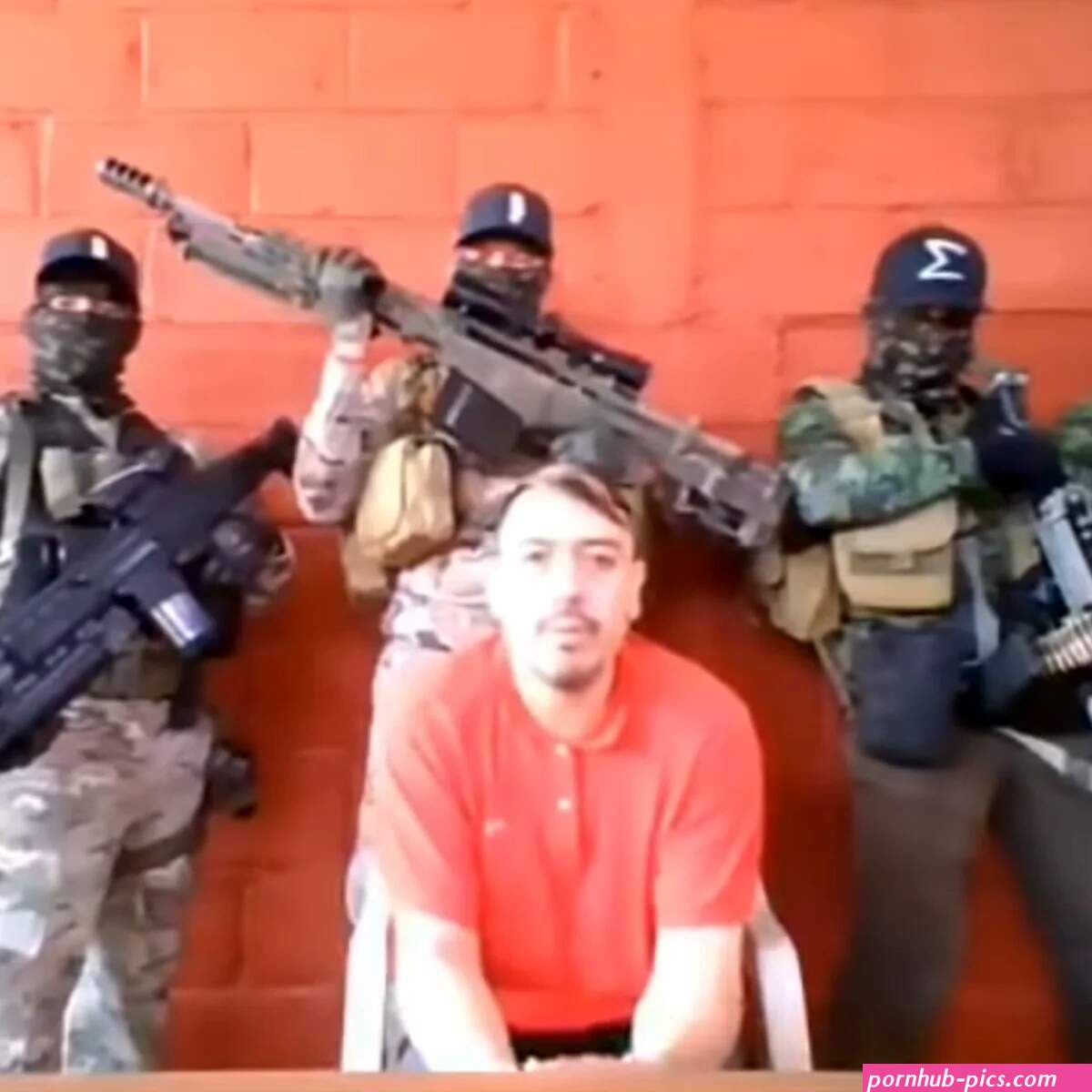 Mexican cartel leader's body left wrapped in plastic on park bench | The Independent