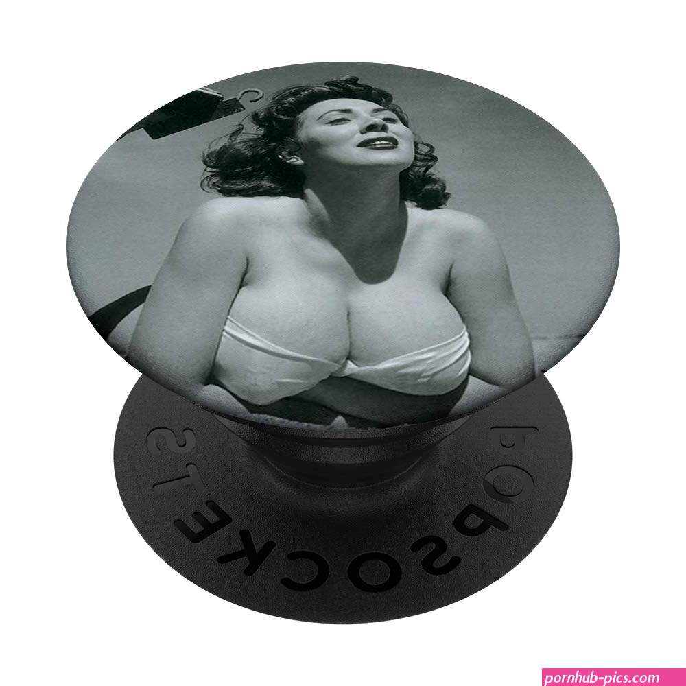 Amazon.com: Vintage Big Boob Classic Pin Up Girl-Huge Sexy Titty Girl PopSockets Swappable PopGrip : טלפונים סלולריים ואביזרים