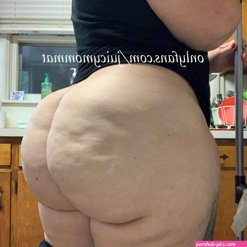 Untitled by juicymommat from OnlyFans | Coomer