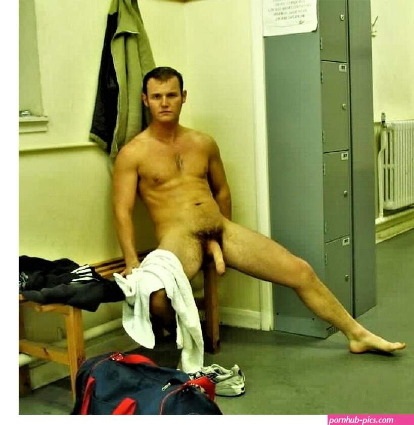 Guys in the Locker Room Naked
