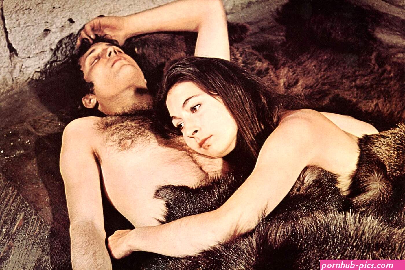 Anjelica Huston Nudes