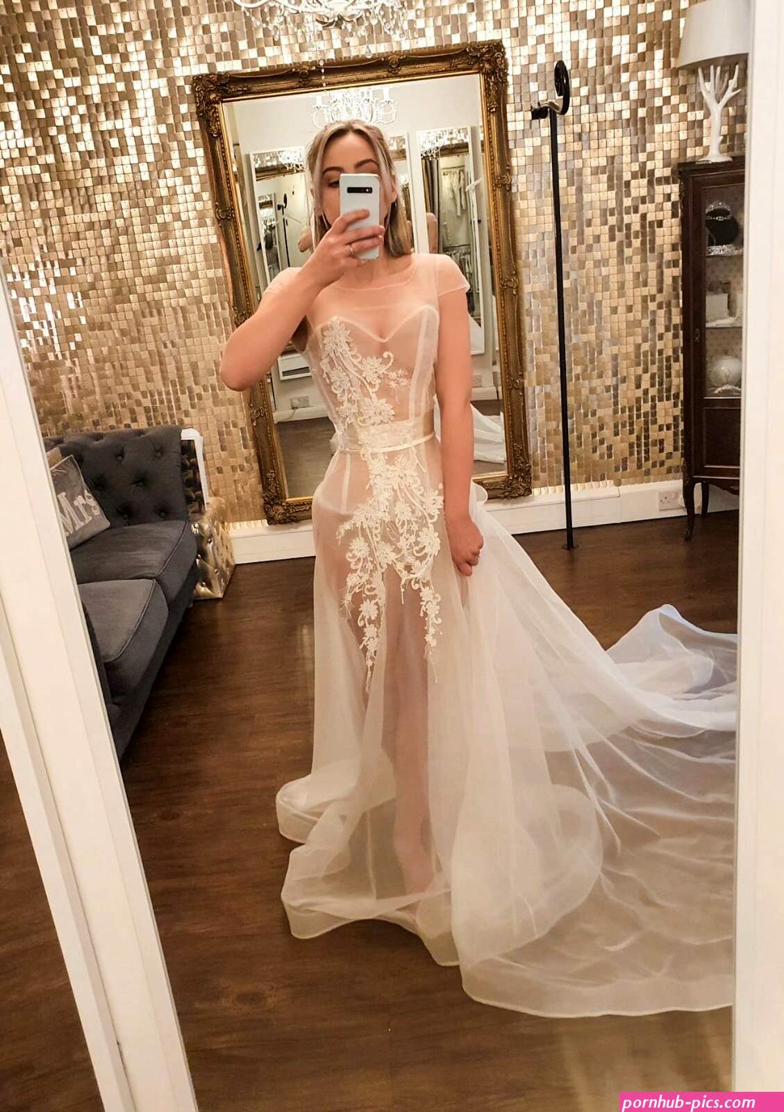The Naked bride — Boo Bridal