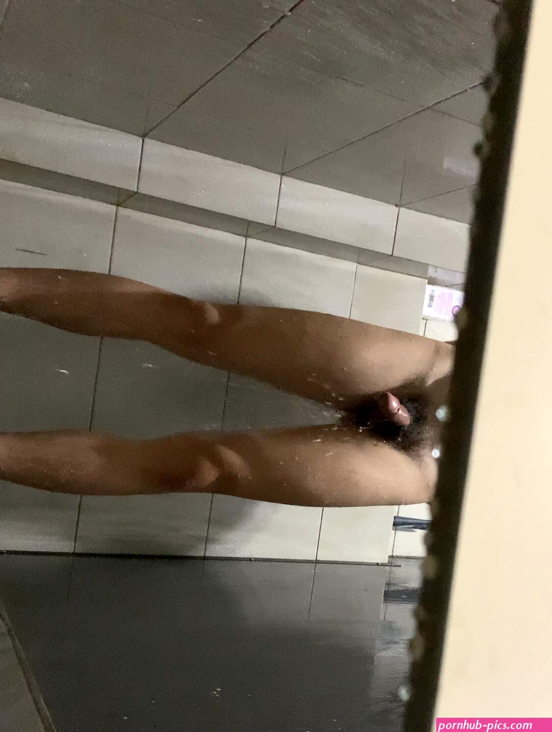 SG shower spy 3