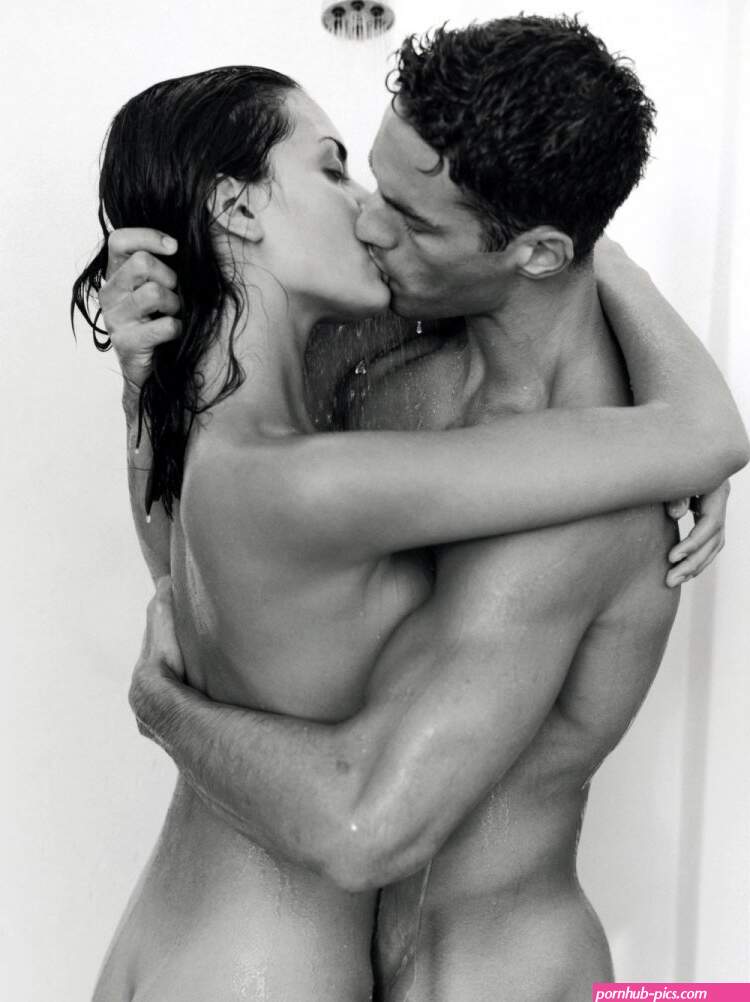 Kissing Nude