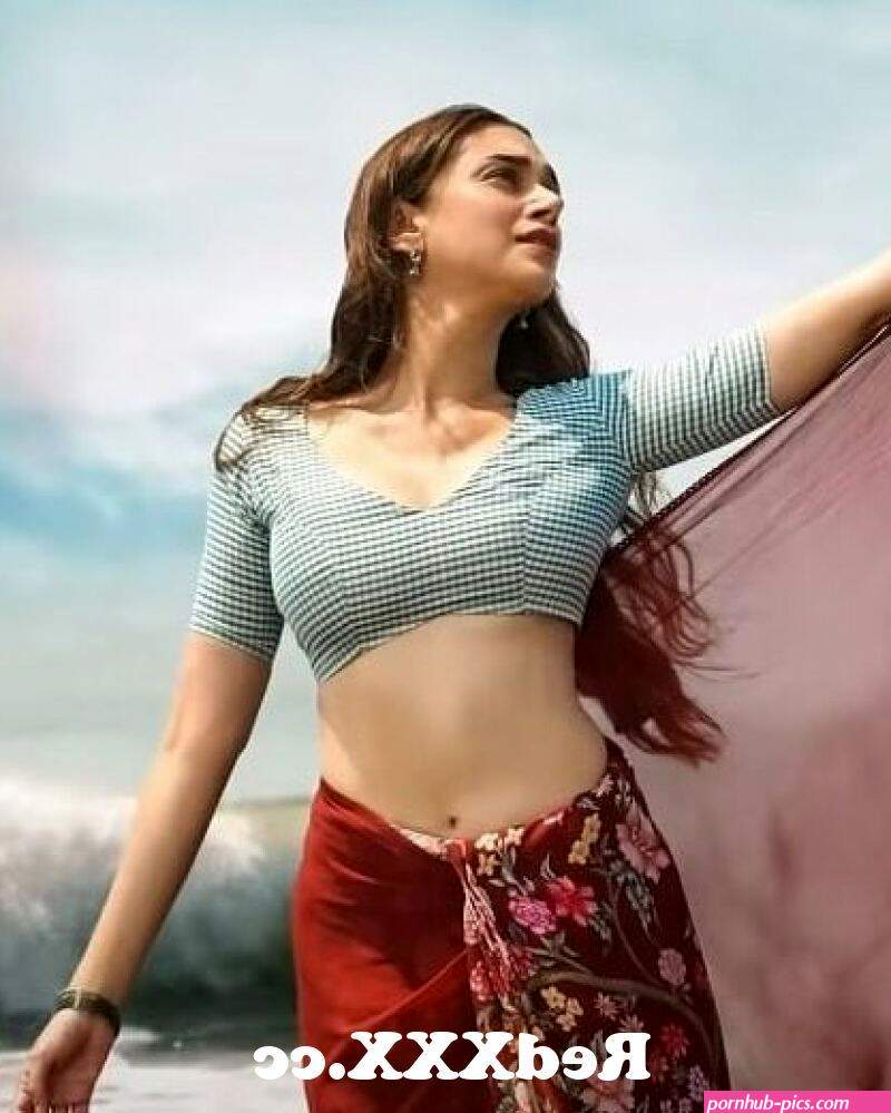 Aditi Rao Hydari showing her full milky midriff and milkpots in blouse to all society after removing her pallu so that people start filling her cumhungry pussy with cum from indan desi