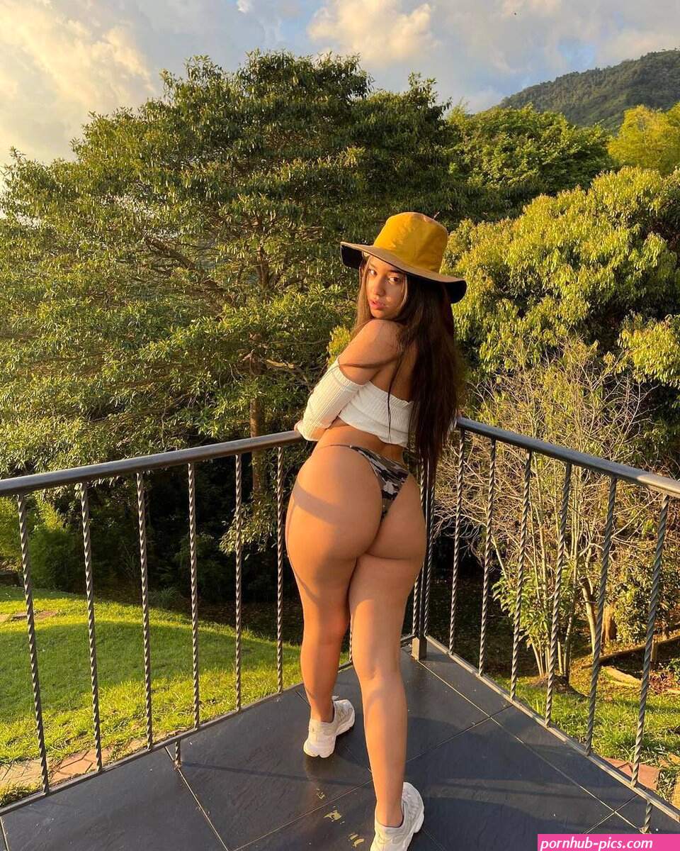 Valery Altamar on X: 1 RT = 1 NUDE ๐๐