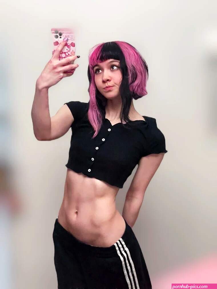Ywuuki OnlyFans profile, photos and links