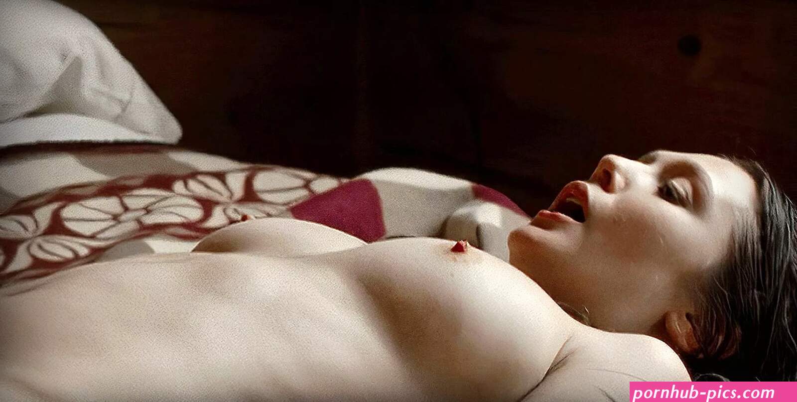 Elizabeth olsen nudes in NudeCelebsOnly
