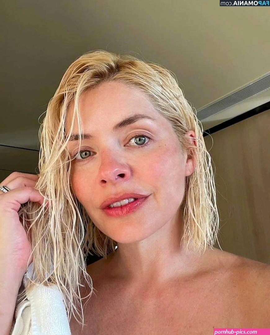 Holly Willoughby Nude Leaked