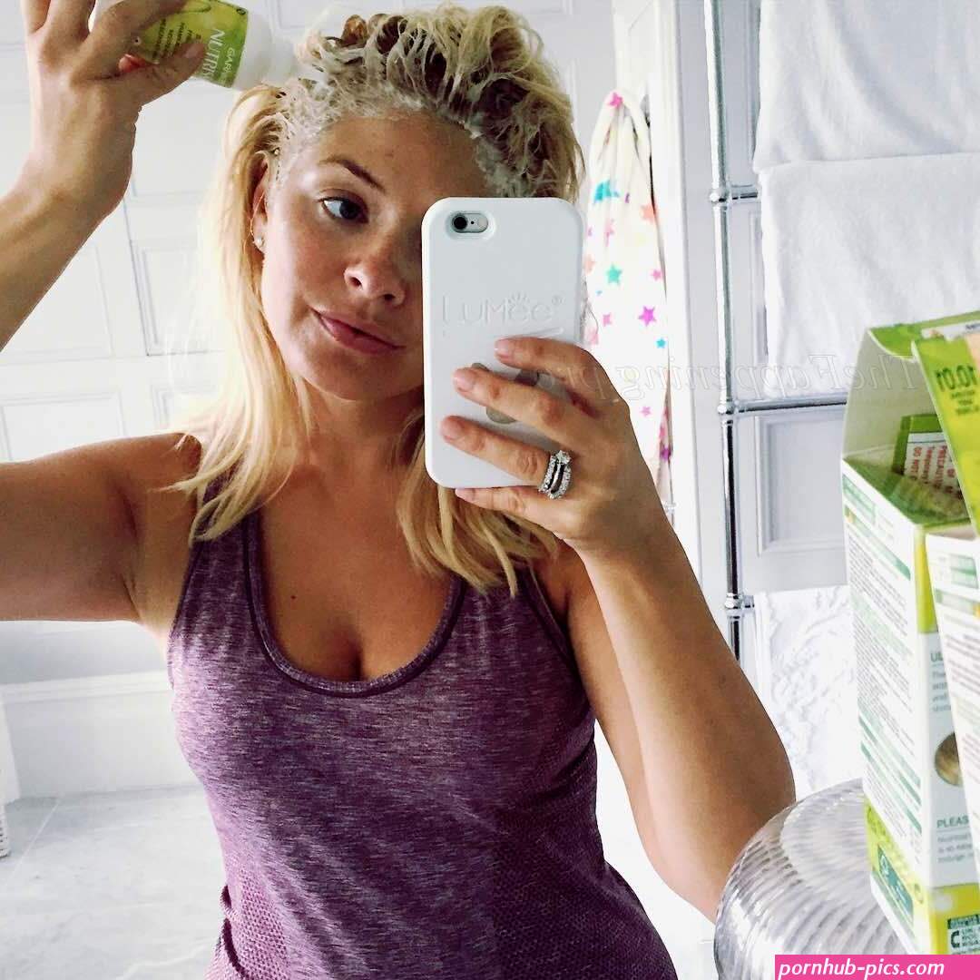 Nude Leaked Holly Willoughby Fappening 2017