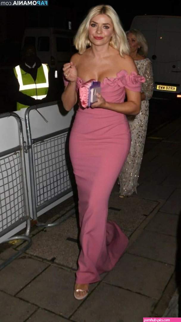 Holly Willoughby Nude Leaked