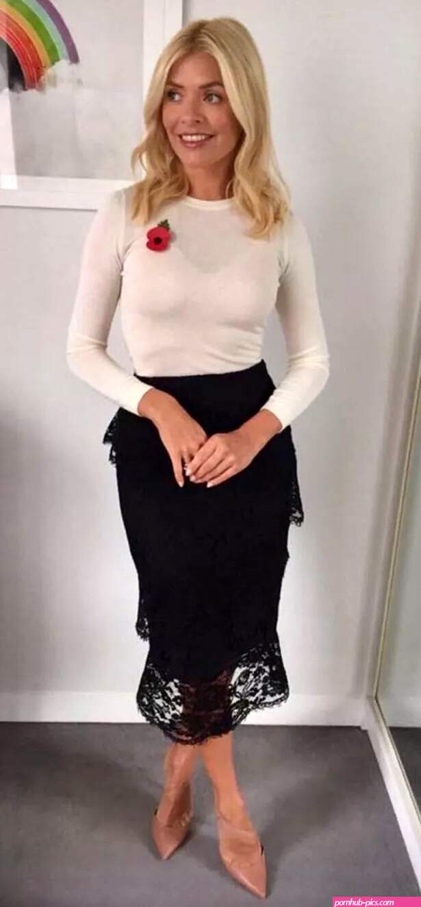 Holly Willoughby flaunts weight loss in nude ambition display