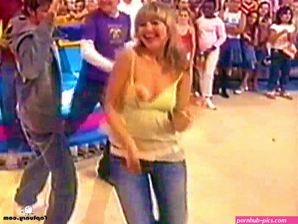 Holly Willoughby Naked