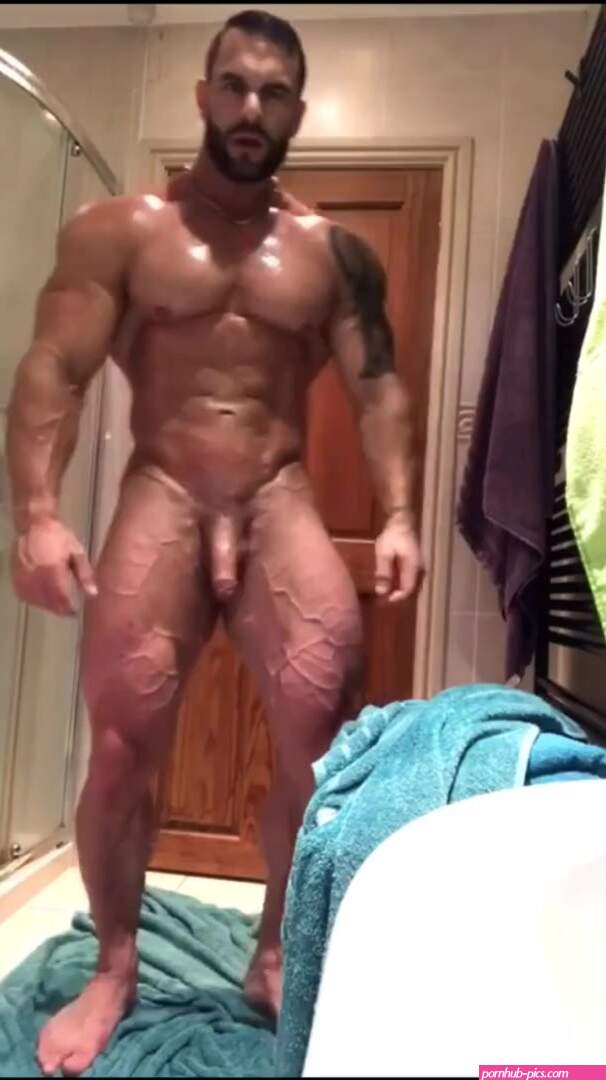 Amazing naked Bodybuilder naked Showoff
