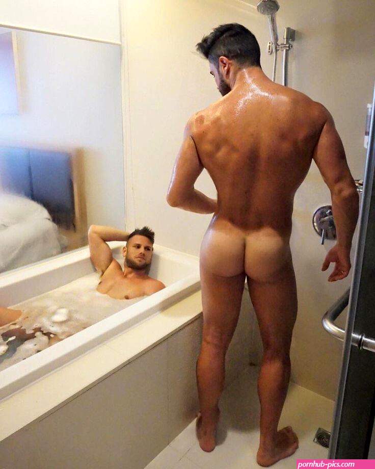 Hot Naked Men Showing Butt