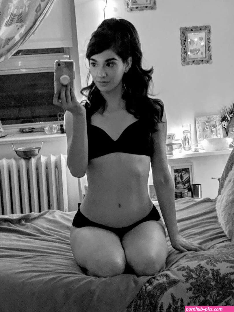 InvaderVie Sexy Patreon Twitch Streamer Photos