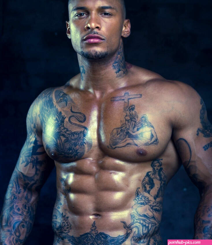 Omg He S Naked Celebrity Big Brother Contestant