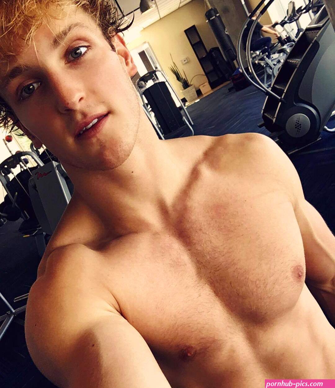 OMG hes naked: YouTube star Logan Paul