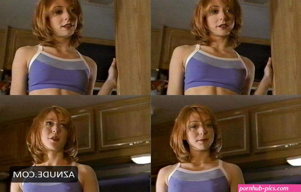 ALYSON HANNIGAN Nude