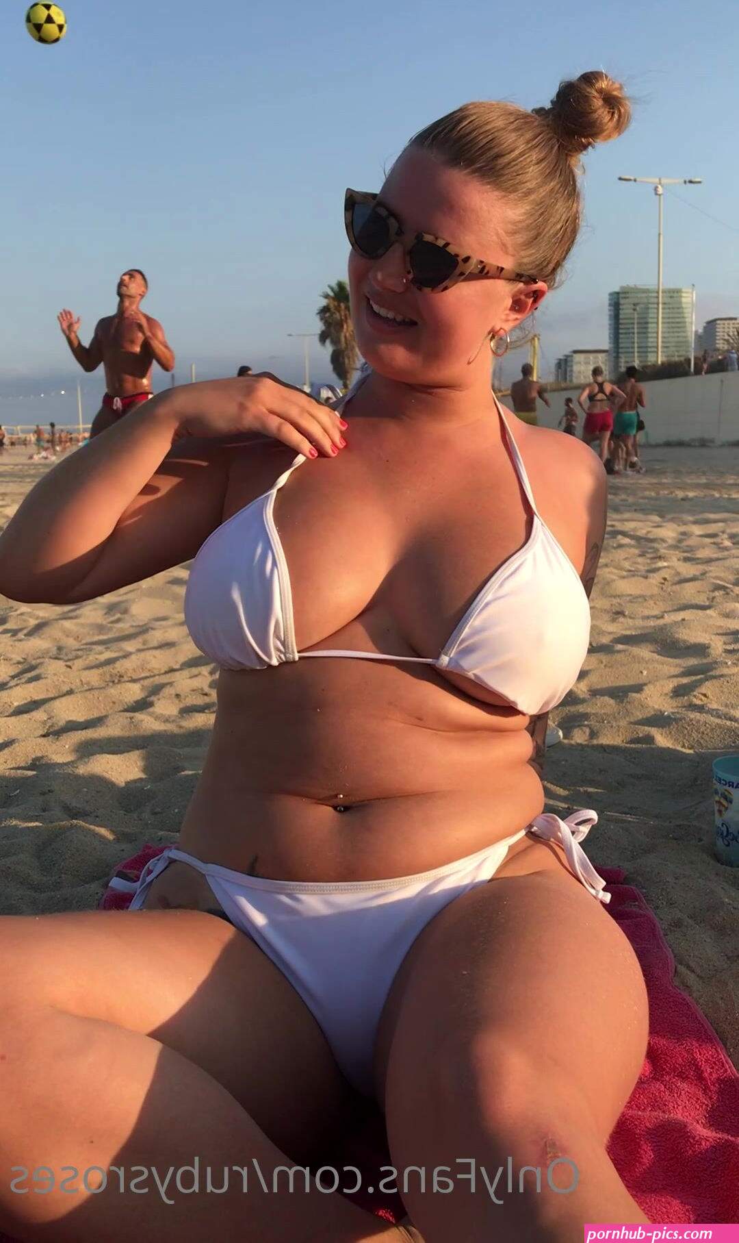 Ruby Flashing on The Beach