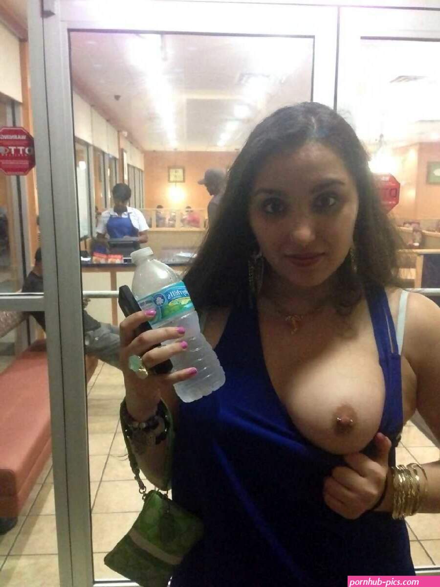 Desi Indian wife flashing boobs outside