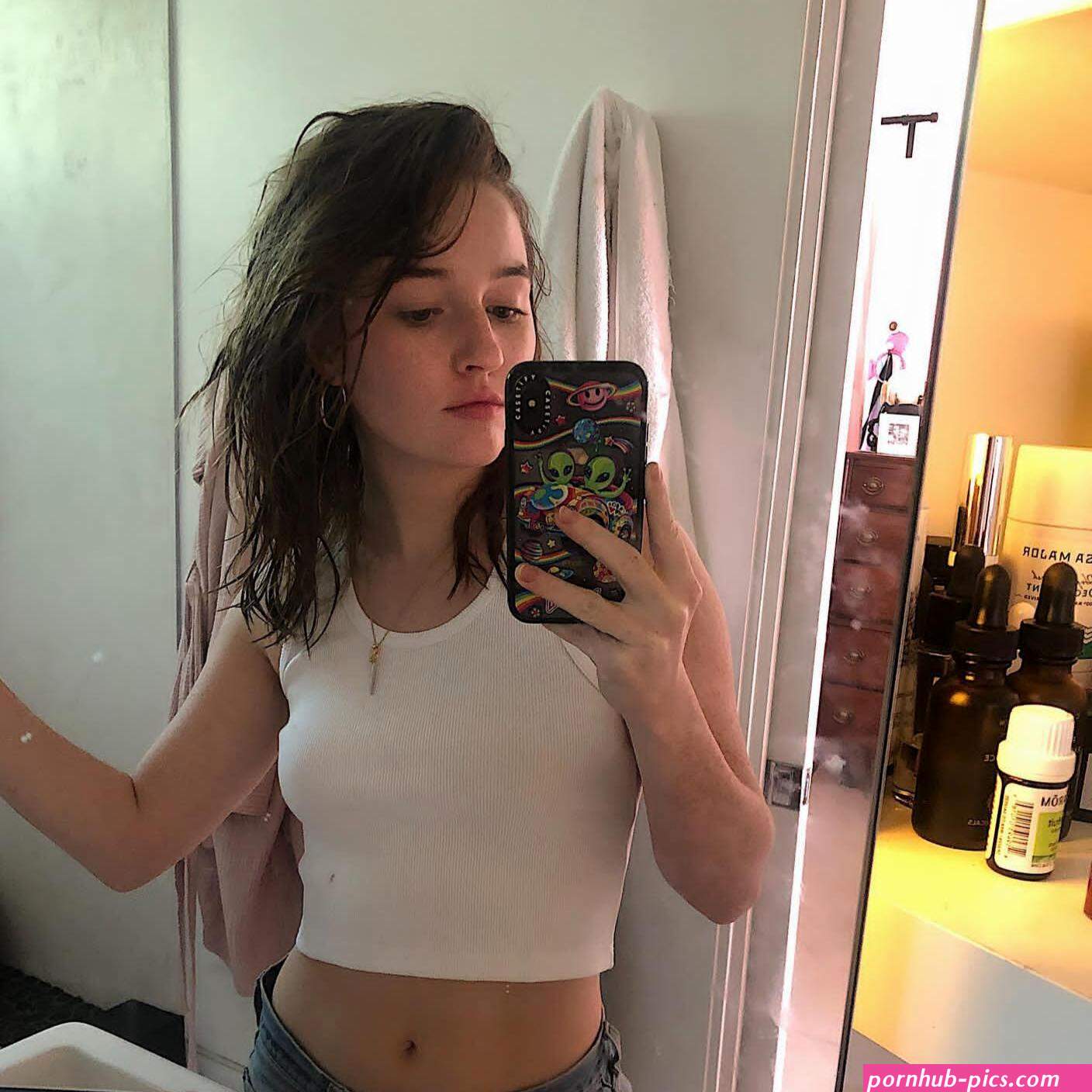 Kaitlyn Dever Nude Photos and LEAKED Videos. Latest Scandal