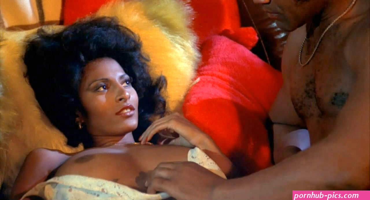 Pam Grier nude