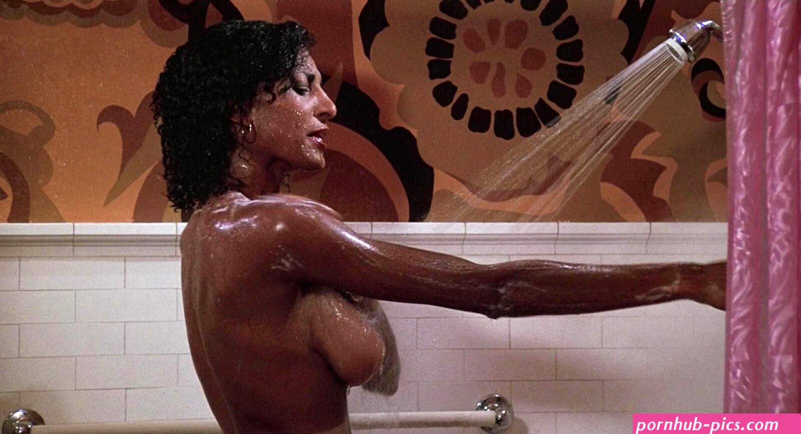 Pam Grier nude