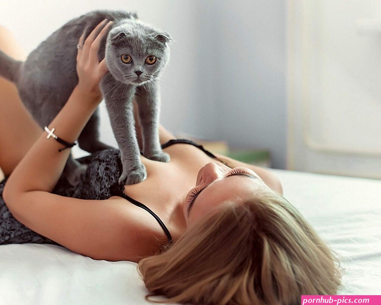 Naked Women in a Cat Pose