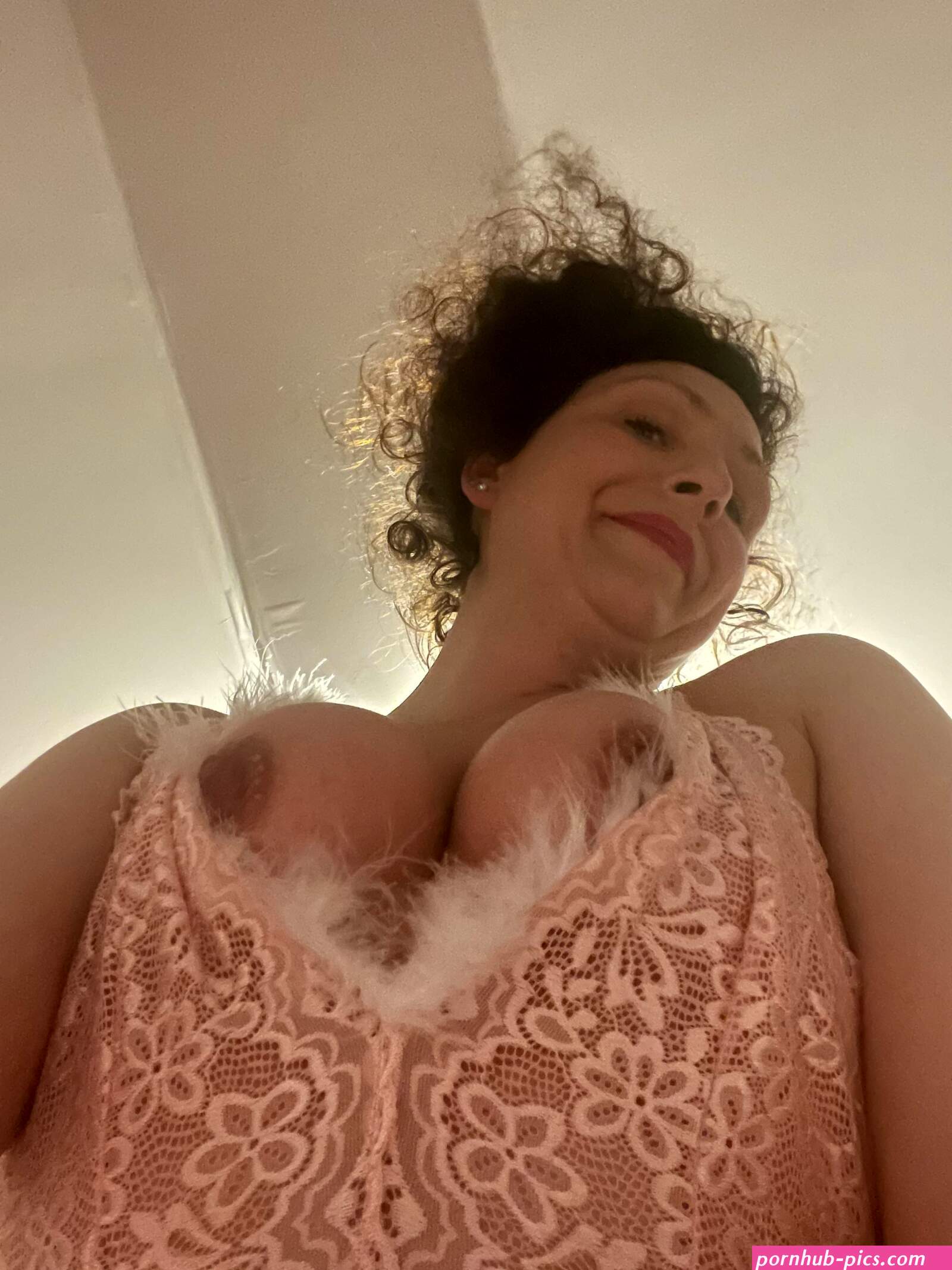 Mommy tits for your lips