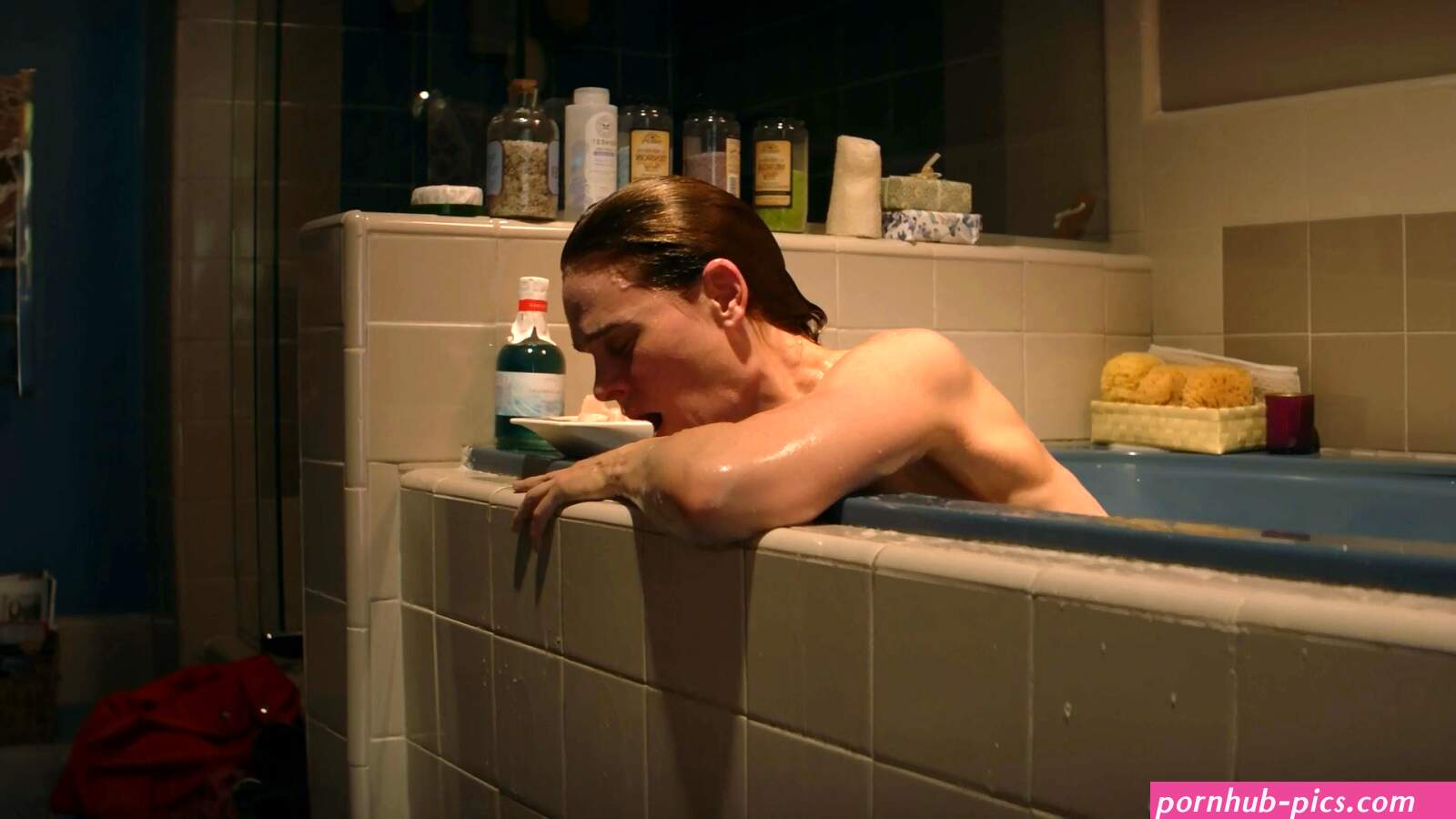 Nude video celebs » Emily Deschanel sexy