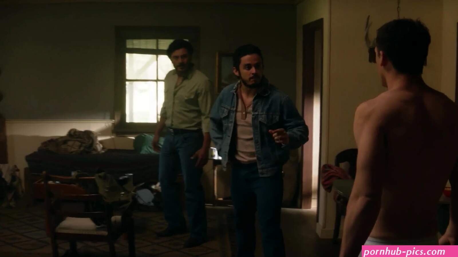 Leila George, Emily Deschanel nude