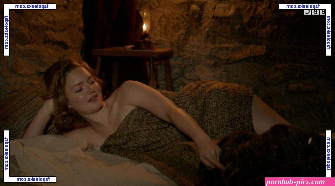 Holliday Grainger слитое обнаженное фото #0021