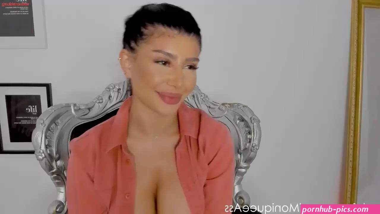 Moniqueeass