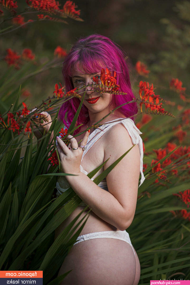 lil.pink.alien95 aka lilpinkalien Nude Leaks OnlyFans Photo #357