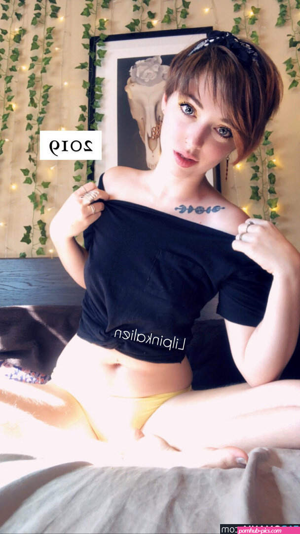 lil.pink.alien95 / lilpinkalien Nude OnlyFans Leaked Photo #6