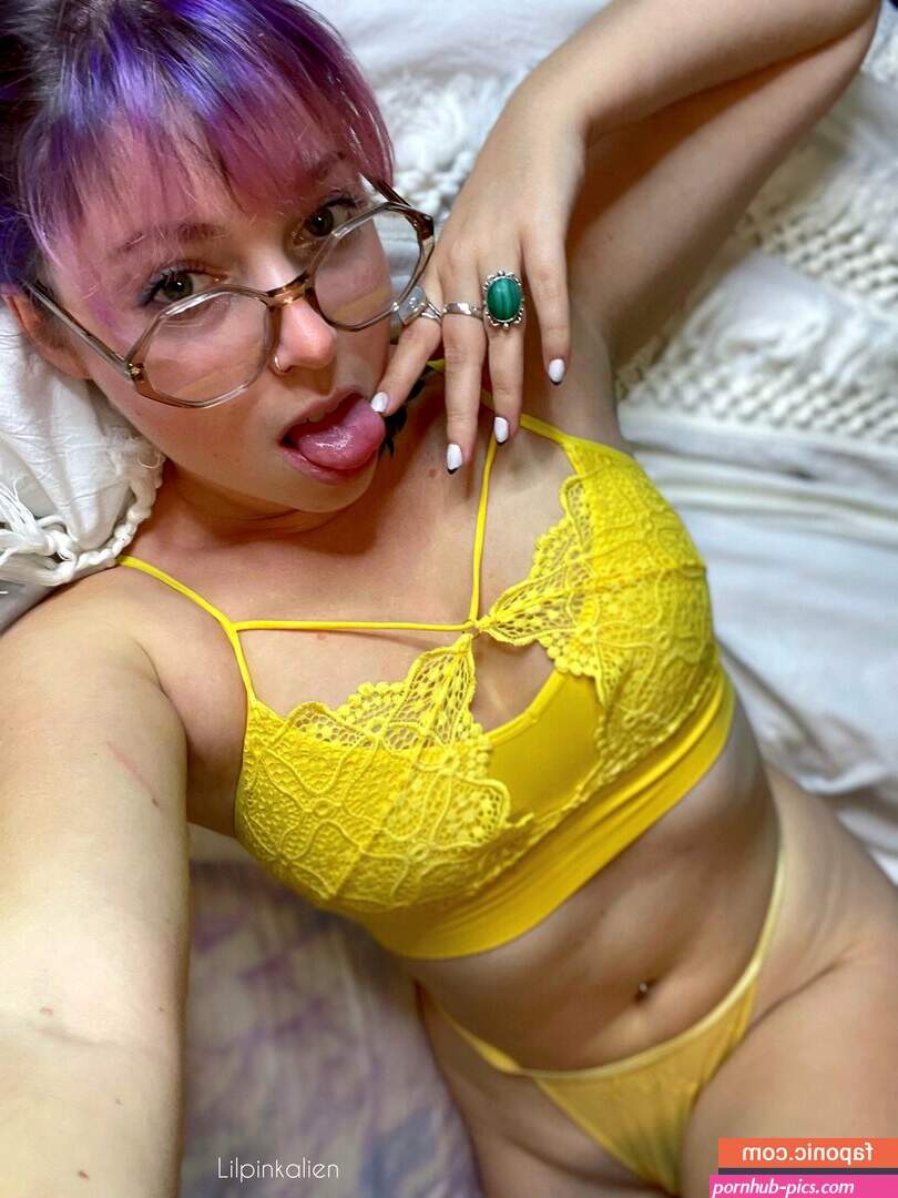 lil.pink.alien95 aka lilpinkalien Nude Leaks OnlyFans Photo #303
