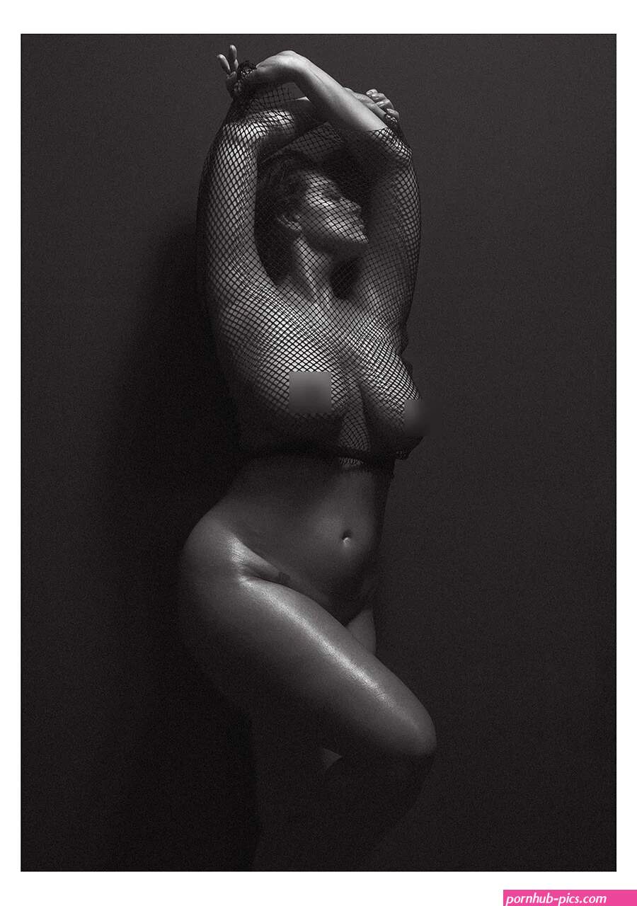 Ashley Graham Poses Nude in Super Sexy Photo Shoot, Opens Up About Hitting  'Bottom' | Entertainment Tonight