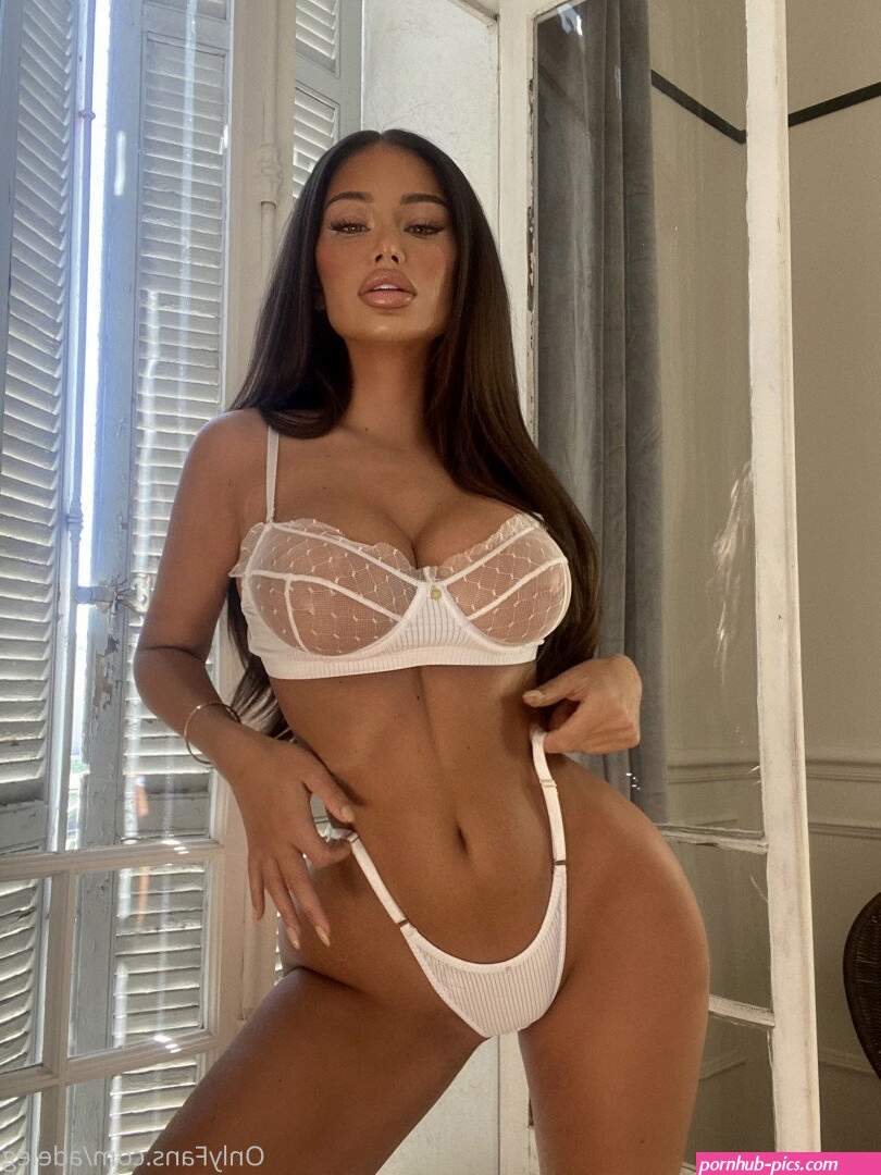 Adele (adeleg) is a fit onlyfans babe with big boobs (14 images)