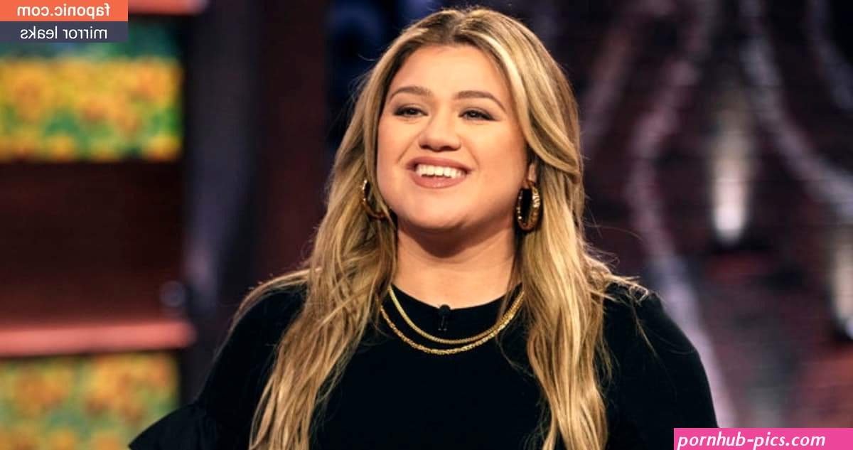 Kelly Clarkson aka kellyclarkson Nude Leaks Photo #4