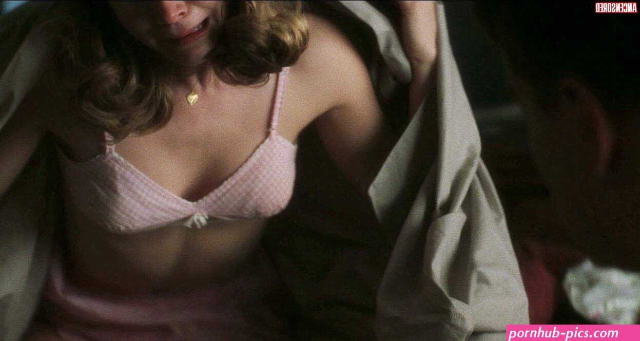 Naked Amy Adams in Catch Me If You Can ANCENSORED