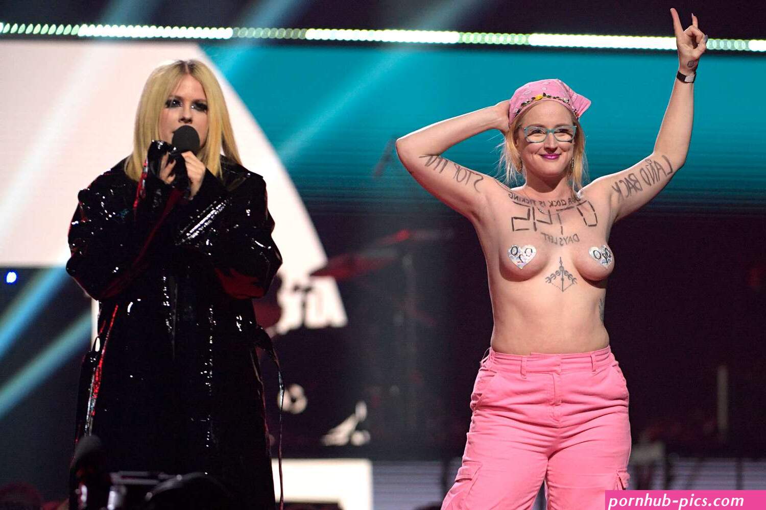 Avril Lavigne Tells Topless Protester to Leave Juno Awards Stage