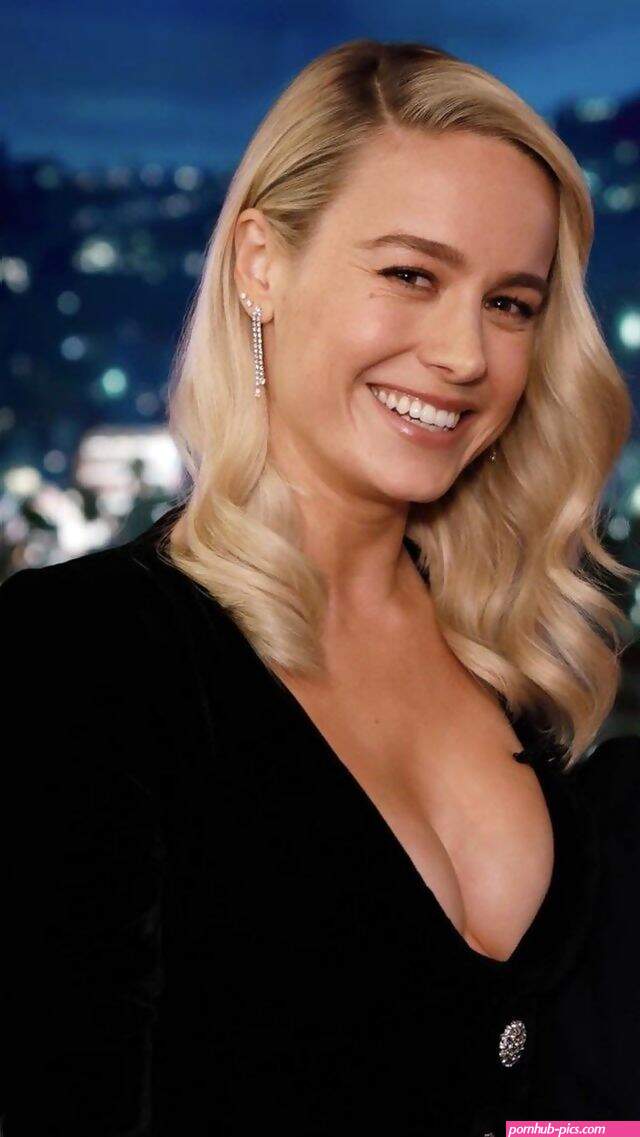 Really wish I could meet Brie Larson backstage at a talk show. I would suck her juicy tits while having my stiff cock deep inside her hoping we dont get caught. -