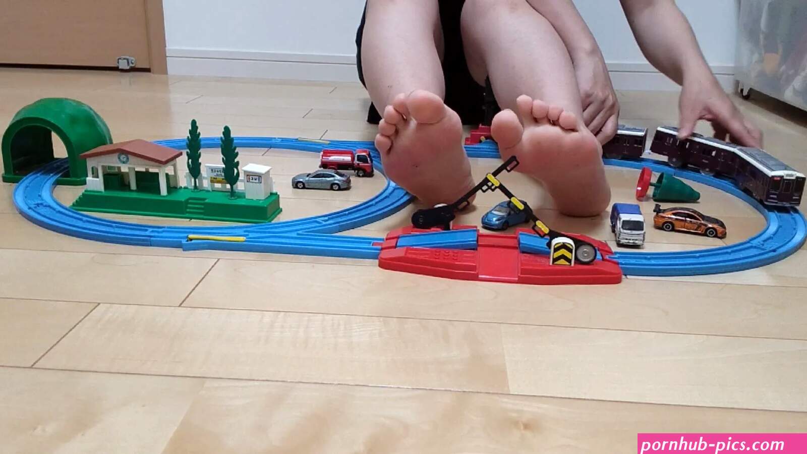 Giantess play with toy train