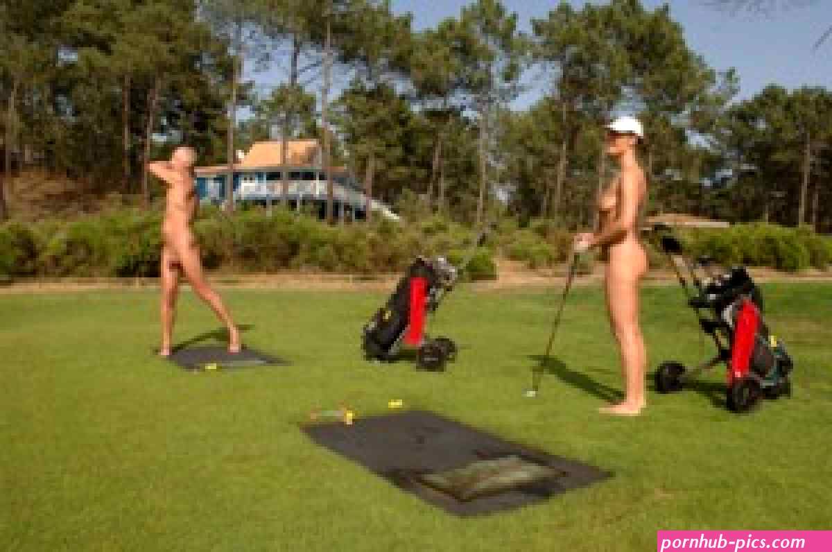 Strip off at La Jenny Golf Course