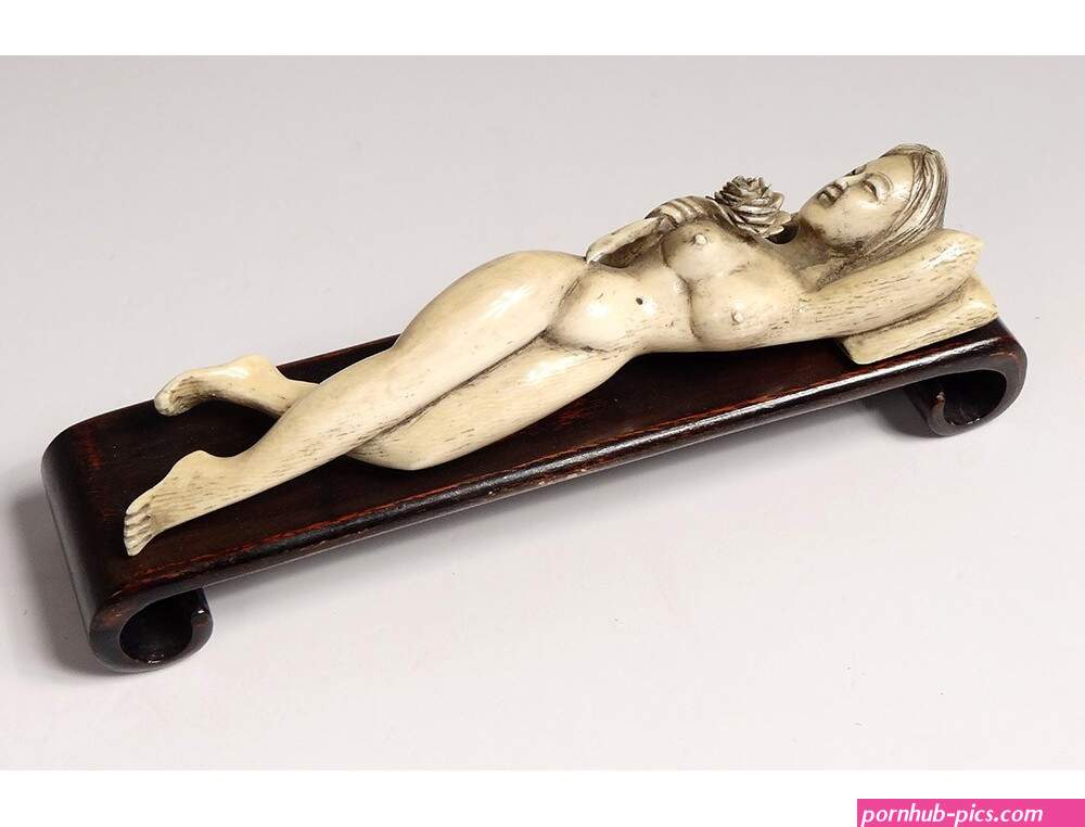 Statuette woman-doctor ivory carved woman nude peony China early twentieth