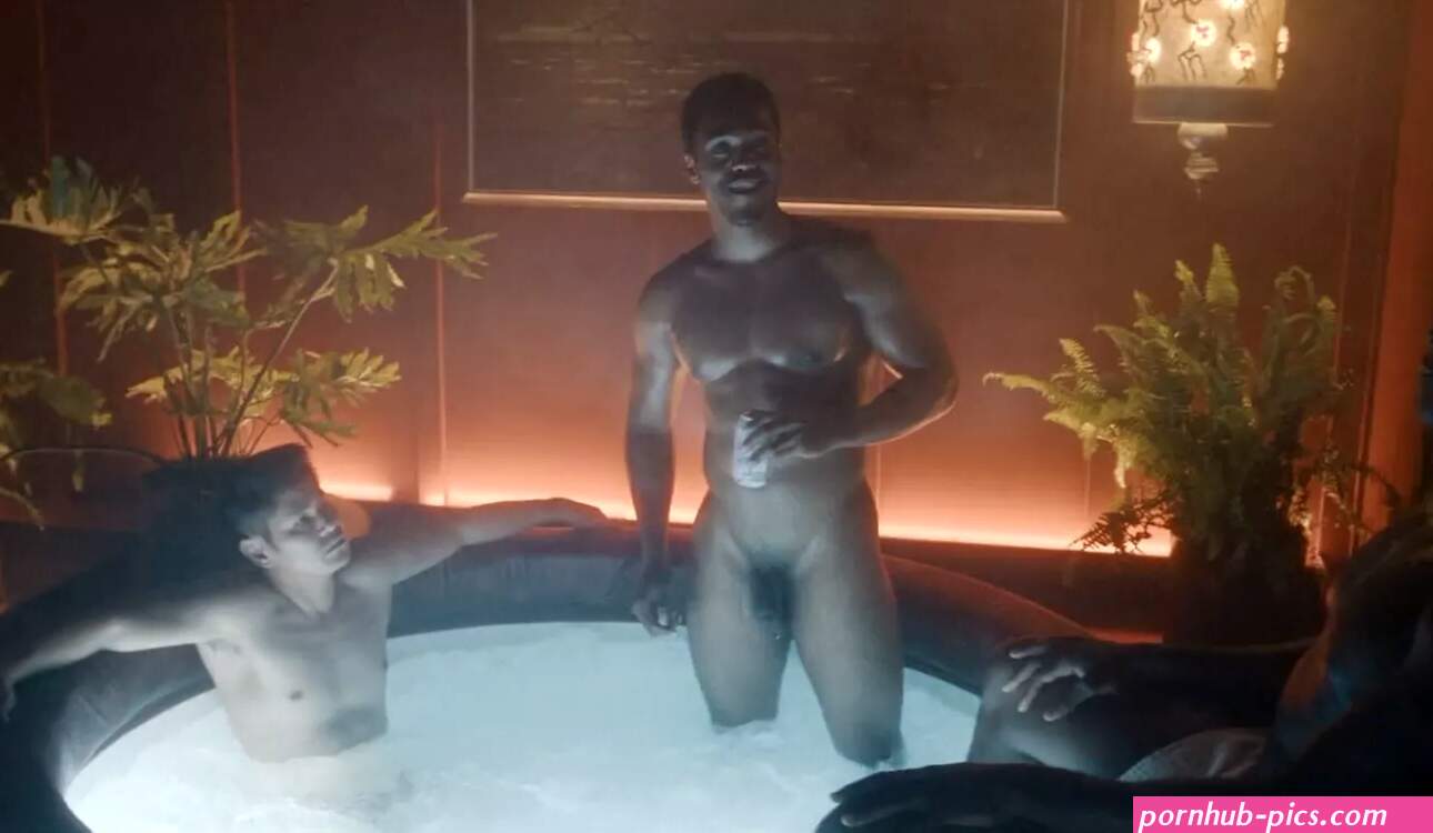Evan Peters Ten Best Nude And Gay Scenes In Dahmer