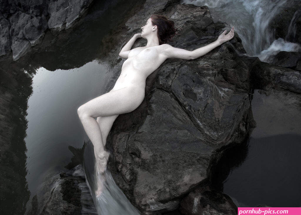 Nude in the landscape Archives
